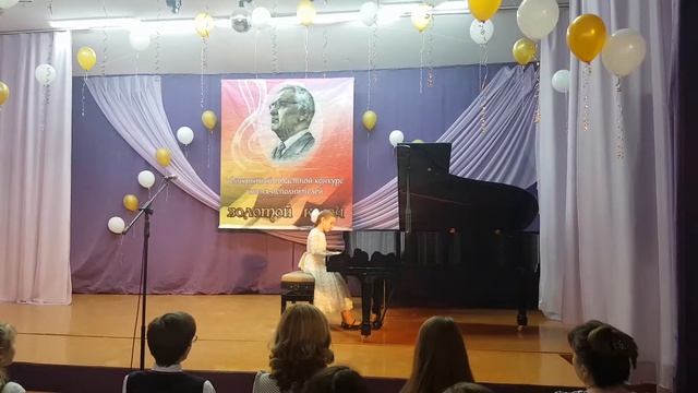 Исп. Маша Шарахова. Г.В. Свиридов 'Парень с гармошкой' смотреть онлайн