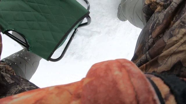 Ловля окуня на зимнюю блесну маропедка торпедка озеро Ильмень.