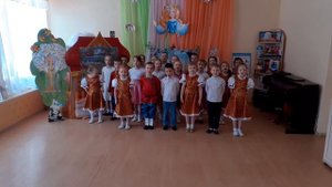 Песня "Самая любимая Родина моя",  слова и музыка: Т. В. Бокач. Сводный хор подготовительных групп.