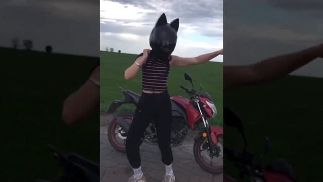 Танец женщины-кошки.