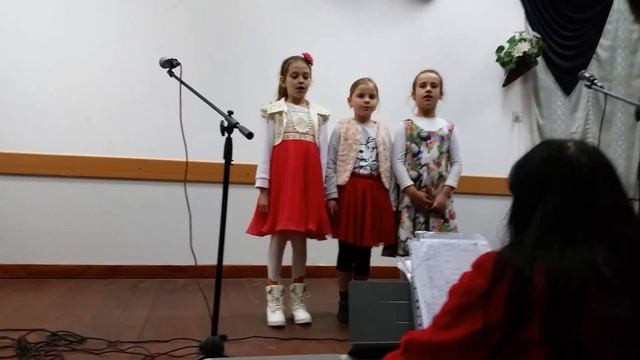 Песня "Наши бабушки ".     Хор "Лучик"   г . Бейт шемеш Израиль