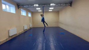 "Девочка влюбилась в море" - Воздушная гимнастика на полотнах. Зимакова Лилия. Коллектив "ANNET".