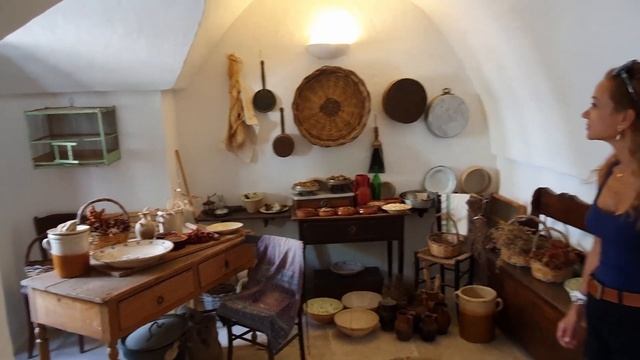 Альберобелло. Трулли внутри. Историческая часть города. Путешествуем по Италии. смотреть онлайн