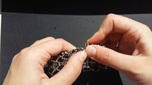 Браслет из японского гексагона на магнитной застежке слайдере.