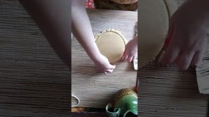 раскатка коржа для хрустящего слоя на торт" крещатый яр"