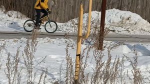 прыгнул огрооооомный дроп на велосипеде [я жив]