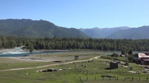 Далёкое алтайское село Тюнгур на фоне красивой природы. Сейчас публиковать другое не получается.