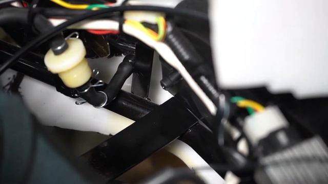 Как устранить течь топливного бака на мини квадроцикле? Ремонт китайского квадроцикла Авантис смотреть онлайн