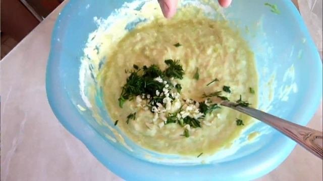 Оладьи из кабачков! Очень простой рецепт!