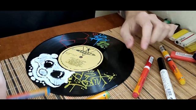 [ КАСТОМ ДОМА ] / ГРАФФИТИ-ЧАСЫ ИЗ ПЛАСТИНКИ смотреть онлайн