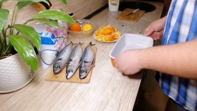 Скумбрия горячего копчения. Обзор бюджетной коптилки из ленты. Бомбический рецепт. смотреть онлайн