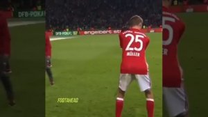 Томас Мюллер - Самый сумасшедший футболист!!