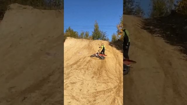 Полезно: как легко развернуть упавший мотик на горке? смотреть онлайн