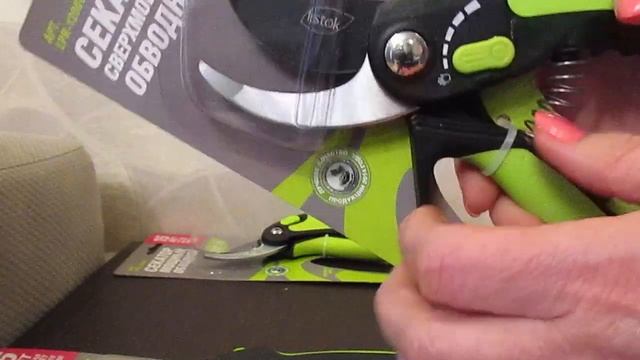 Чем отличается секатор с наковальней от секатора обводного. смотреть онлайн