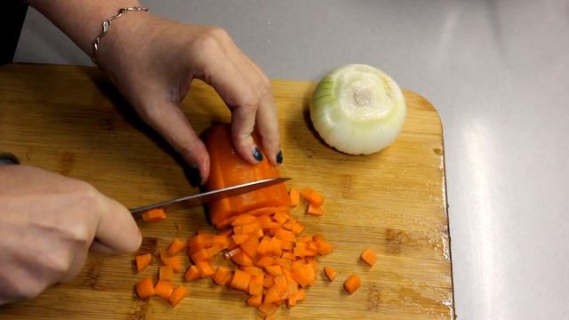 #Готовим Домавместе РАССОЛЬНИК с перловкой и солёными огурцами.