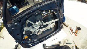 BMW e34 - Полный разбор ПЕРЕДНЕЙ двери - Часть 1