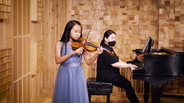 Chloe Cho, 9 yrs old, Handel Violin Sonata D major, 1st & 2nd movement смотреть онлайн