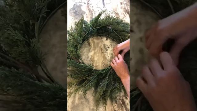 DIY Garland Wreath ??? Don’t put all the garland away. Grab one to make a wreath. Quick and Easy