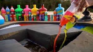 Как создать логотип мессенджера с помощью Orbeez & Cement, больших воздушных шаров Coca-Cola, Mirind