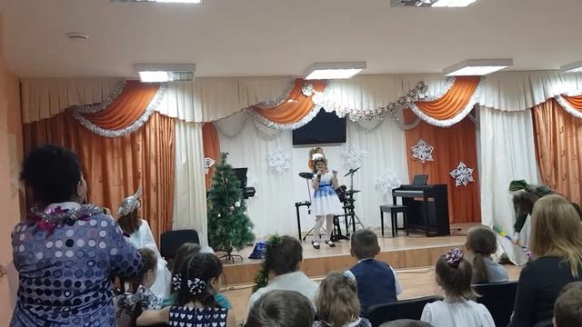 Веселая новогодняя сказка 2018 в музыкальной школе п. Лонгъюган смотреть онлайн