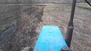 Подготовка к пахоте поля на котором рос донник.