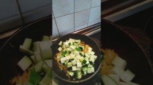 Куриные сердечки с кабачком ?