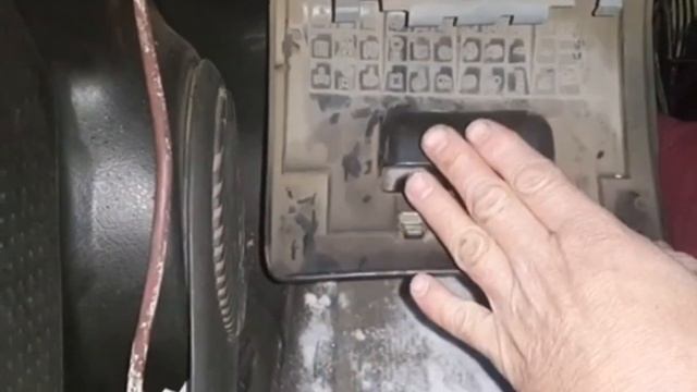 Не включается вентилятор печки Вот в чём причина? Опель Вектра а 1.6 смотреть онлайн