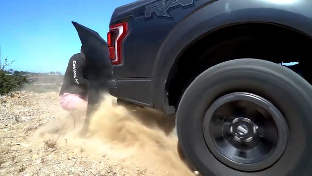 Защитная пленка Kavaca – безжалостные испытания на прочность! смотреть онлайн