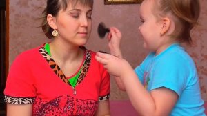 Дочь делает макияж Маме/ Накрасила так накрасила/Сделала МАМУ еще красивее?