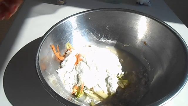 Овощная лепешка на сковороде. Быстрая еда по-корейски