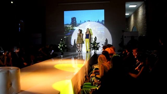 Оксана Косарева @ Лучшая модель года 2011 смотреть онлайн