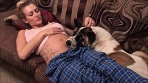 Беременная женщина не понимала, почему СОБАКА СКУЛИТ возле её живота, и решилась на обследование