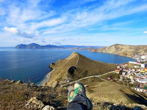 Удивительные виды на окрестности поселка Орджоникидзе. Крым.