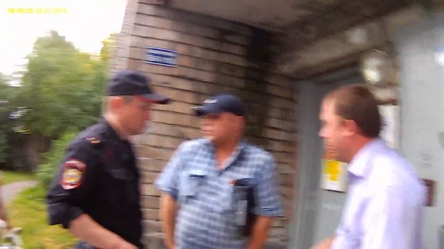 Судебные приставы-исполнители вызвали своего знакомого УУП. смотреть онлайн