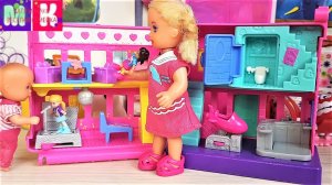 КАТЯ И МАКС ВЕСЕЛАЯ СЕМЕЙКА! Домик Поли покет мини кукольный домик #Мультики с куклами Барби новые
