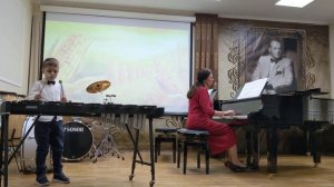 Попов Демьян 6 лет Золотые зерна кукурузы Ксилофон