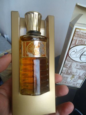 1980's RaRe! USSR BEST parfum  MOSKVICHKA  NOVAYA ZARYA, e 50 ml  ORIGINAL-ДУХИ СССР-МОСКВИЧКА.