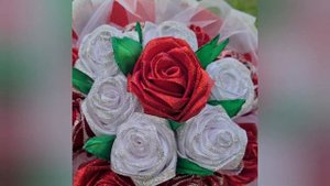 Обзор моих работ. Букеты роз из атласных лент. Розы из атласных лент. Букет роз своими руками.