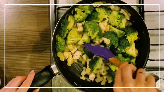 20 минут и одна сковородка. БОЖЕСТВЕННЫЙ брокколи в соусе !Creamy Broccoli ! смотреть онлайн