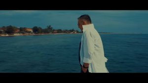 Разбили жизнь напополам