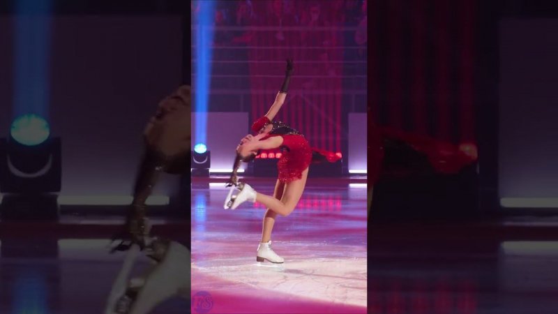 Анна ЩЕРБАКОВА на шоу "Чемпионы на льду" в Москве, показательный номер 3 чемпионок