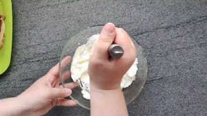 Нежный торт СМЕТАННИК на сковороде, коржи на сметане со сметанным кремом.Торт из трёх ингредиентов