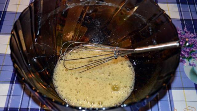 Блины на кислом молоке с мясной начинкой