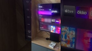 Телевизор марки Hisense модель 65UXKQ 2023 года