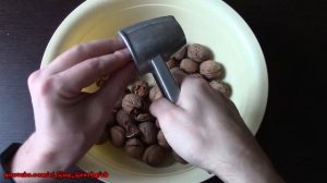 Как колоть грецкие орехи в домашних условиях чтобы ядра остались целыми.