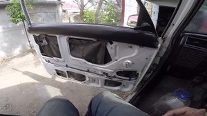 ВЛОГ: Меняю ручку двери ВАЗ 2107 / Чистка свечей доместосом