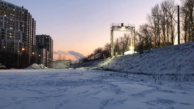 ТЭП70-0235 С двумя вагонами пдс На перегоне Полюстрово - Дача Долгорукова смотреть онлайн