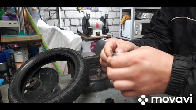 Ремонт коляски, клеим камеру, ревизия подшипников смотреть онлайн