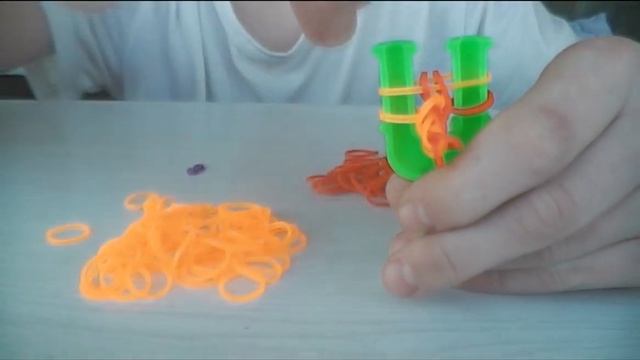 Как плести браслеты из резинок - Французская коса - Урок #7 смотреть онлайн