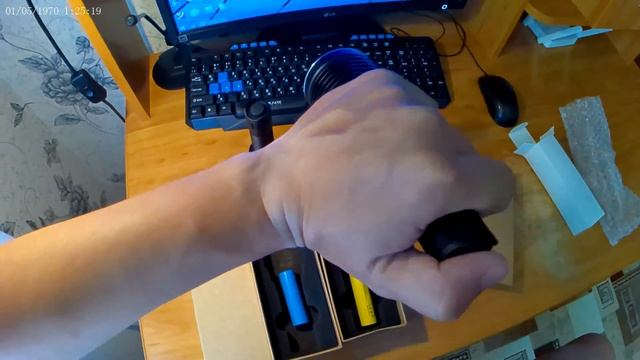 Лучший фонарь для охоты и поисковый фонарь Convoy M21c XHP70 смотреть онлайн